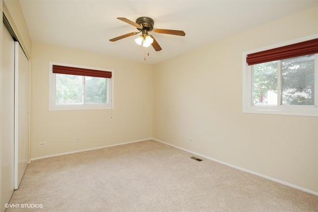 635 Morton Street Hoffman Estates, IL 60169 - Photo 5 of 10