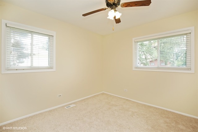635 Morton Street Hoffman Estates, IL 60169 - Photo 7 of 10