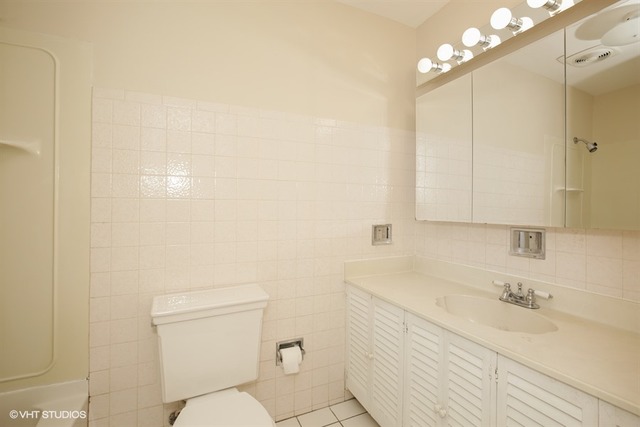 635 Morton Street Hoffman Estates, IL 60169 - Photo 8 of 10