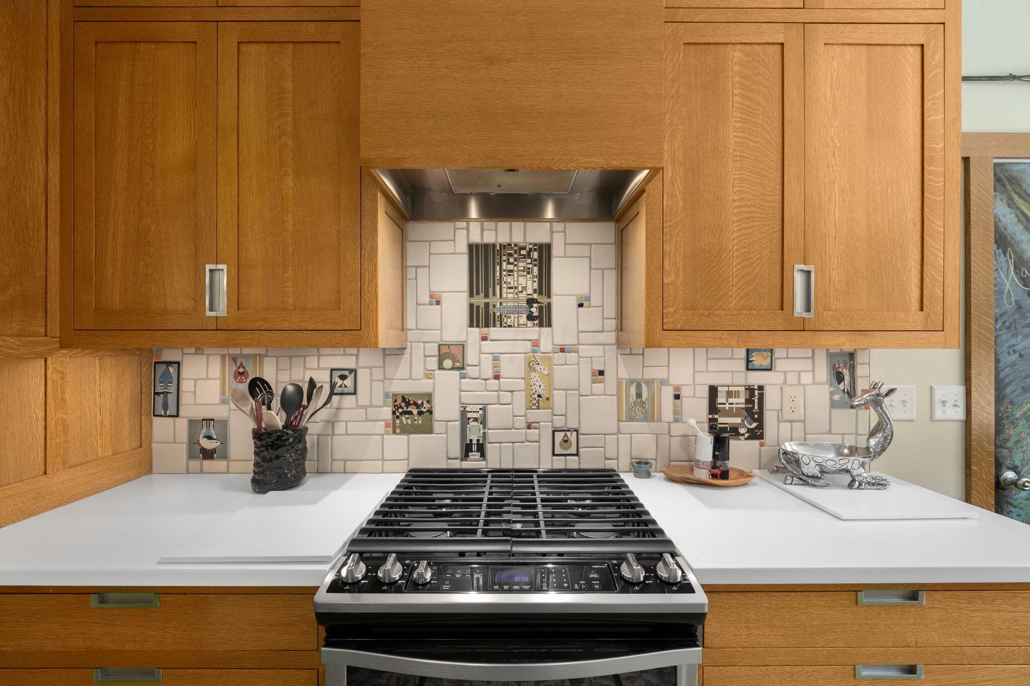 6721 Dublin Road Dublin, OH 43017 - Photo 21 of 74 Top of the Line 5 Burner Stove