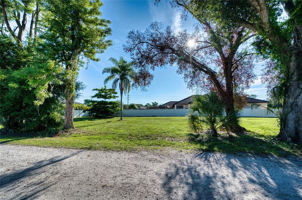 2721 Ashton Road Sarasota, FL 34231 - Photo 19 of 25 Gallery Image 19