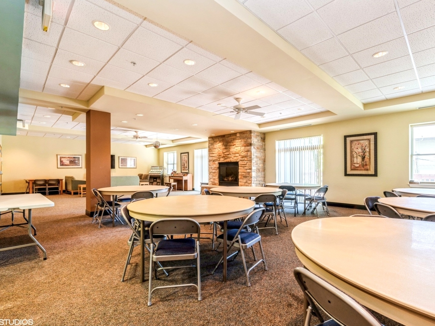 9355 Irving Park Road, Unit 404 Schiller Park, IL 60176 - Photo 22 of 29