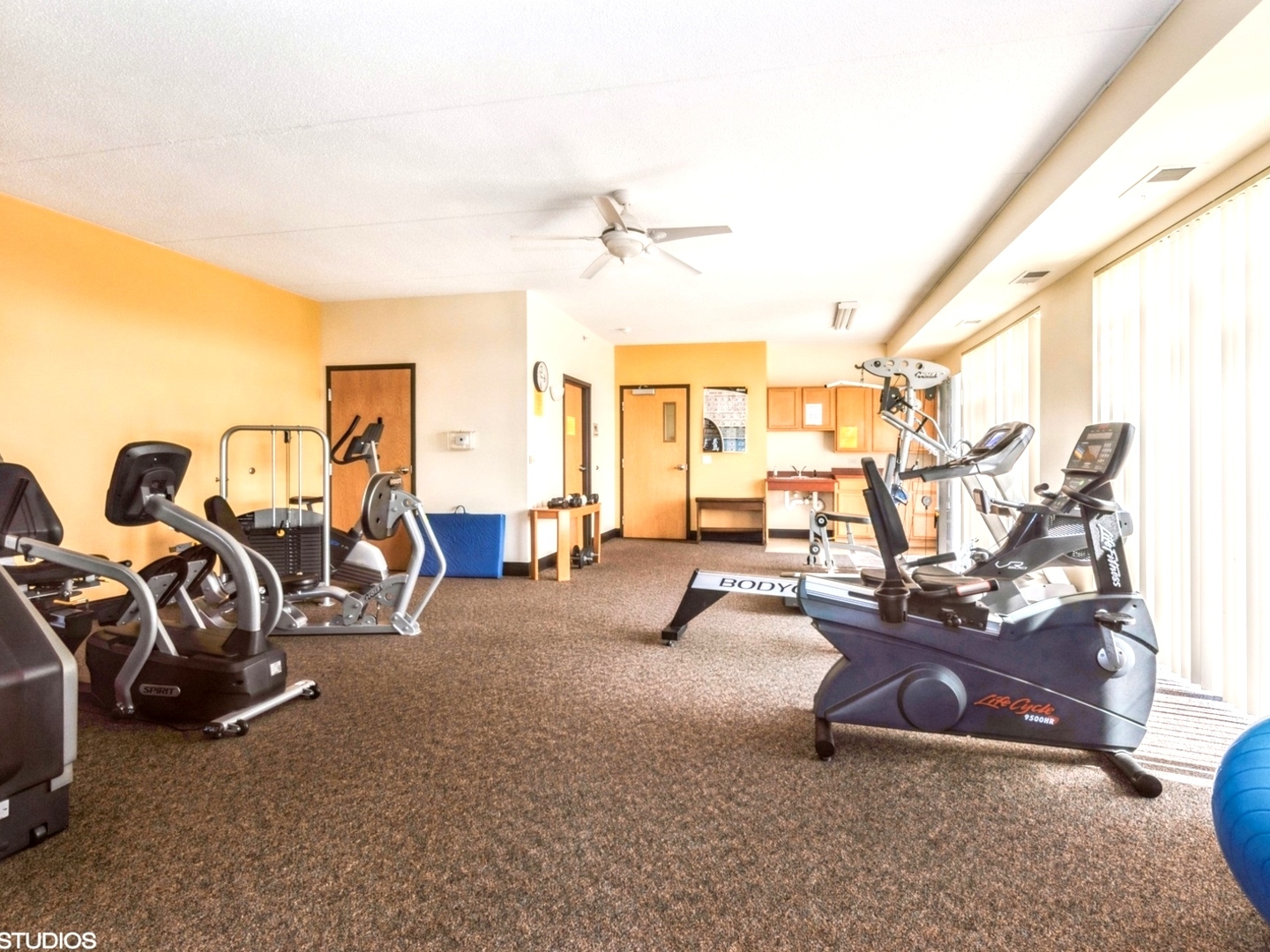 9355 Irving Park Road, Unit 404 Schiller Park, IL 60176 - Photo 24 of 29