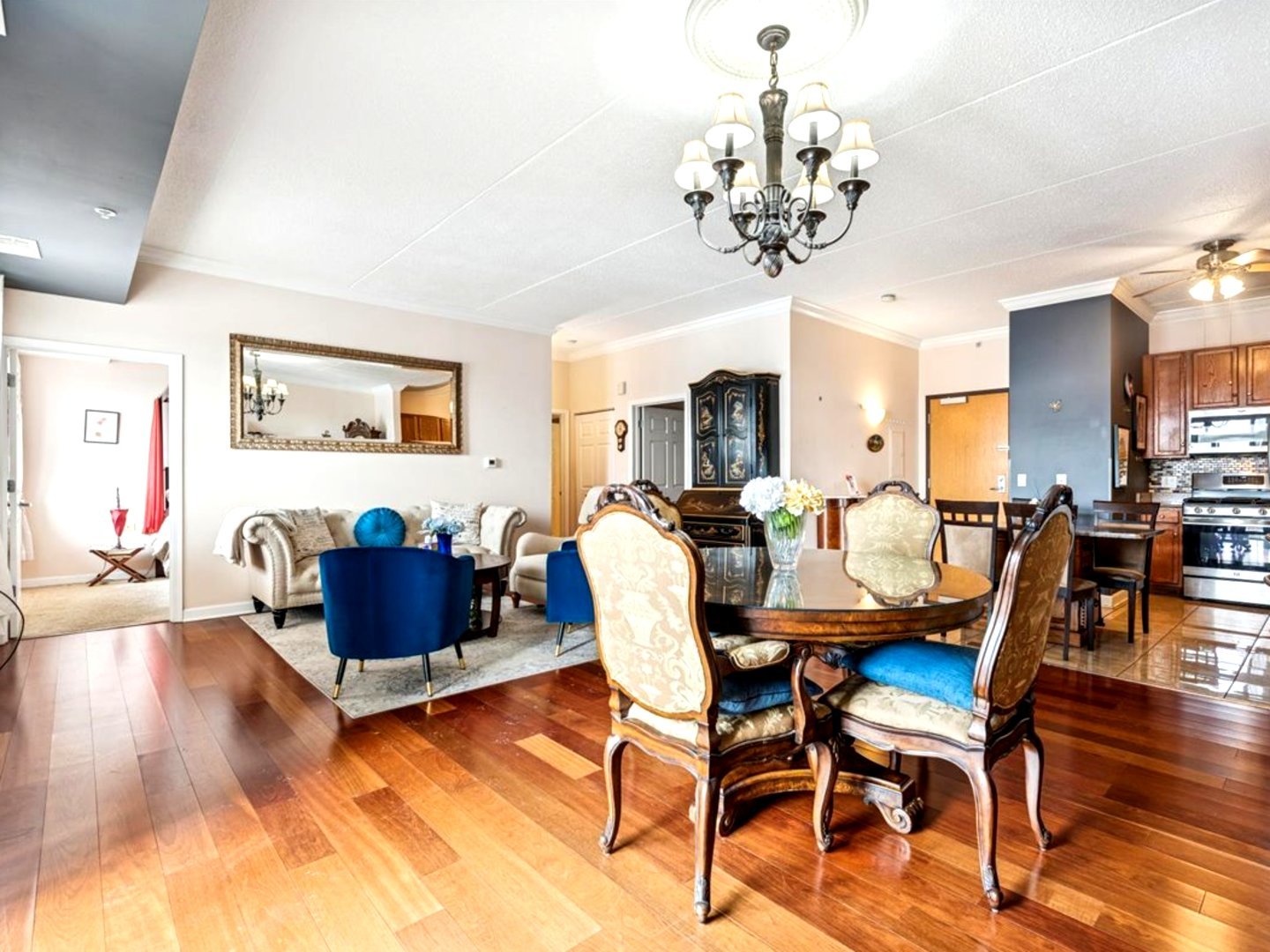 9355 Irving Park Road, Unit 404 Schiller Park, IL 60176 - Photo 6 of 29