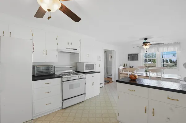$799,900 | 54 Sagamore Road, Seekonk, MA 02771