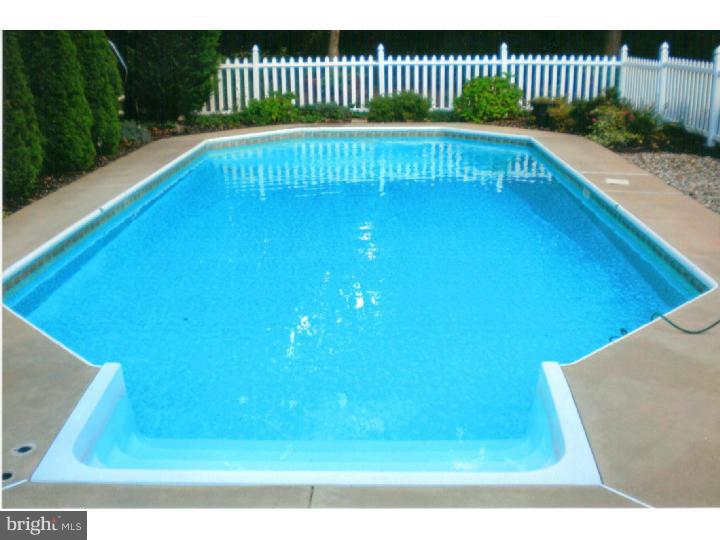44 Valley View Road Hamilton, NJ 08620 - Photo 11 of 14 Pool