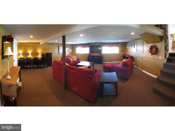 44 Valley View Road Hamilton, NJ 08620 - Photo 14 of 14 Family Room