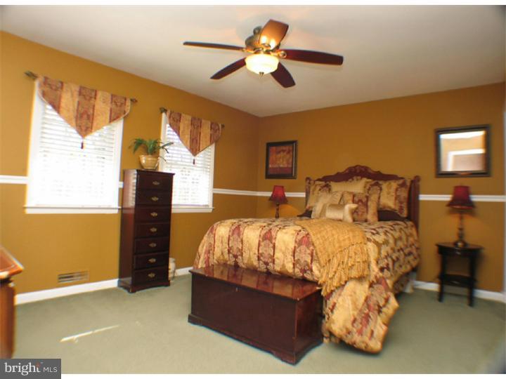 44 Valley View Road Hamilton, NJ 08620 - Photo 6 of 14 Bedroom - Main