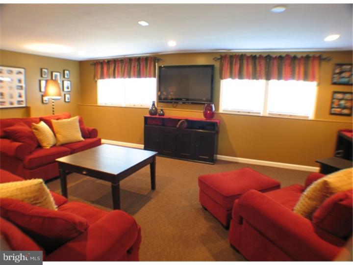 44 Valley View Road Hamilton, NJ 08620 - Photo 7 of 14 Family Room