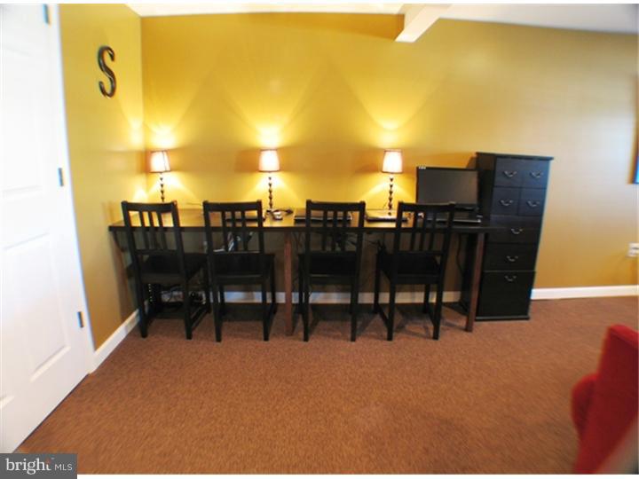 44 Valley View Road Hamilton, NJ 08620 - Photo 8 of 14 Office / Study