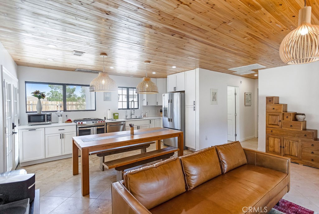 61680 Valley View Drive Joshua Tree, CA 92252 - Photo 12 of 39