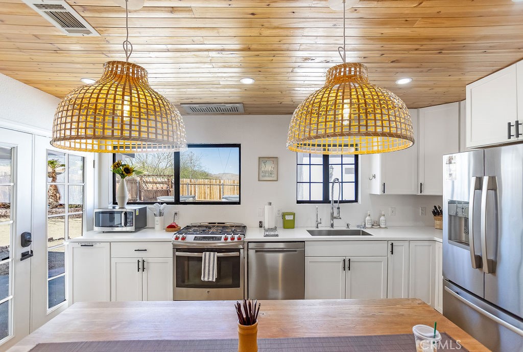 61680 Valley View Drive Joshua Tree, CA 92252 - Photo 15 of 39