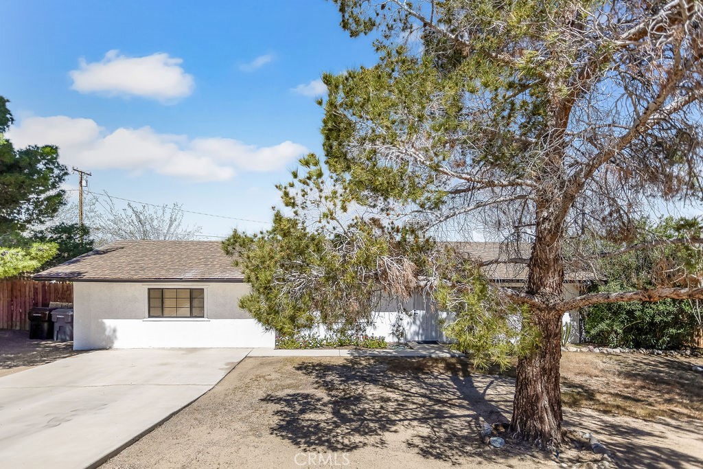 61680 Valley View Drive Joshua Tree, CA 92252 - Photo 2 of 39