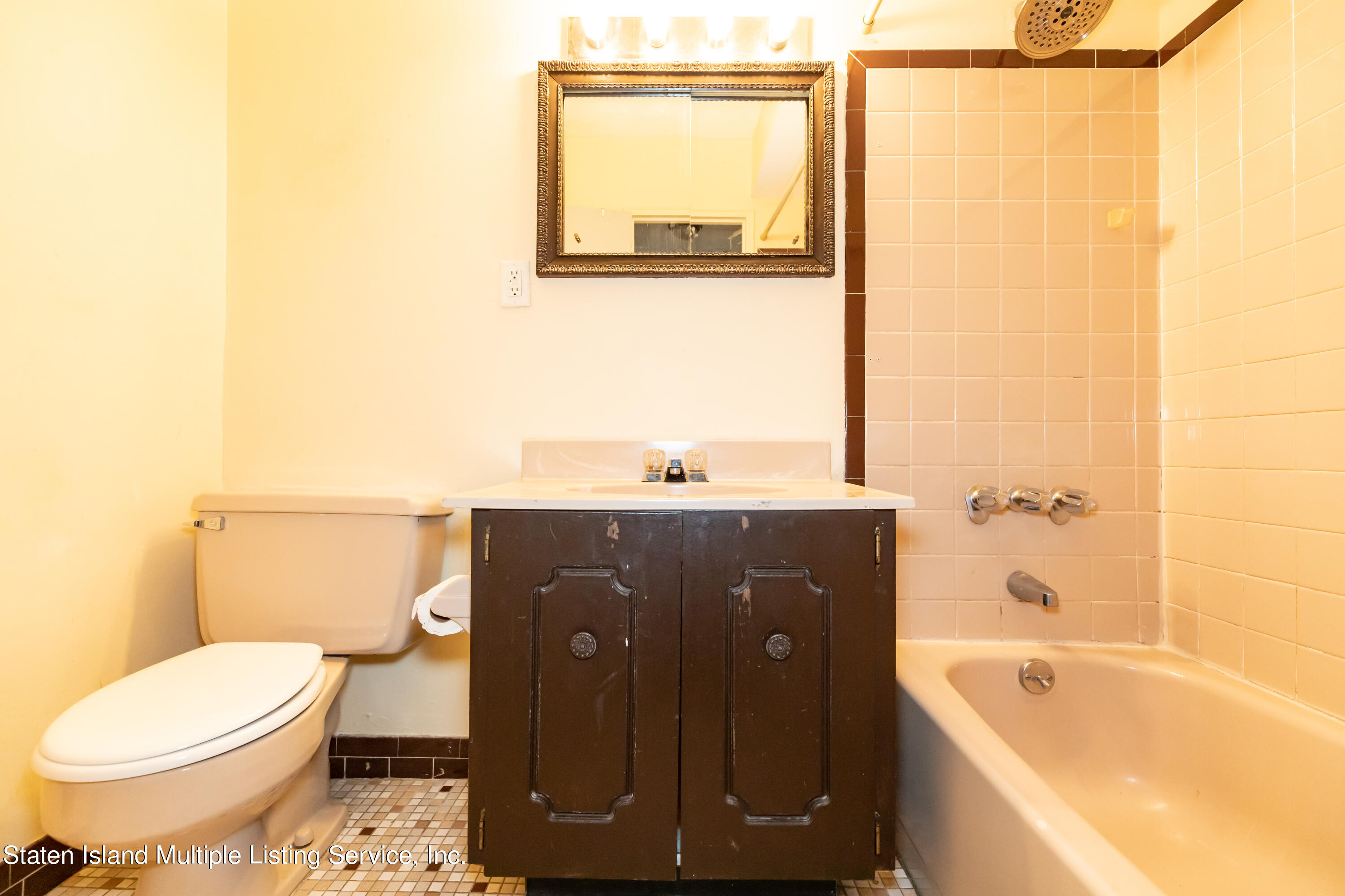 467 Willow Road East, Unit 2 Staten Island, NY 10314 - Photo 19 of 23 p53a3126jpg