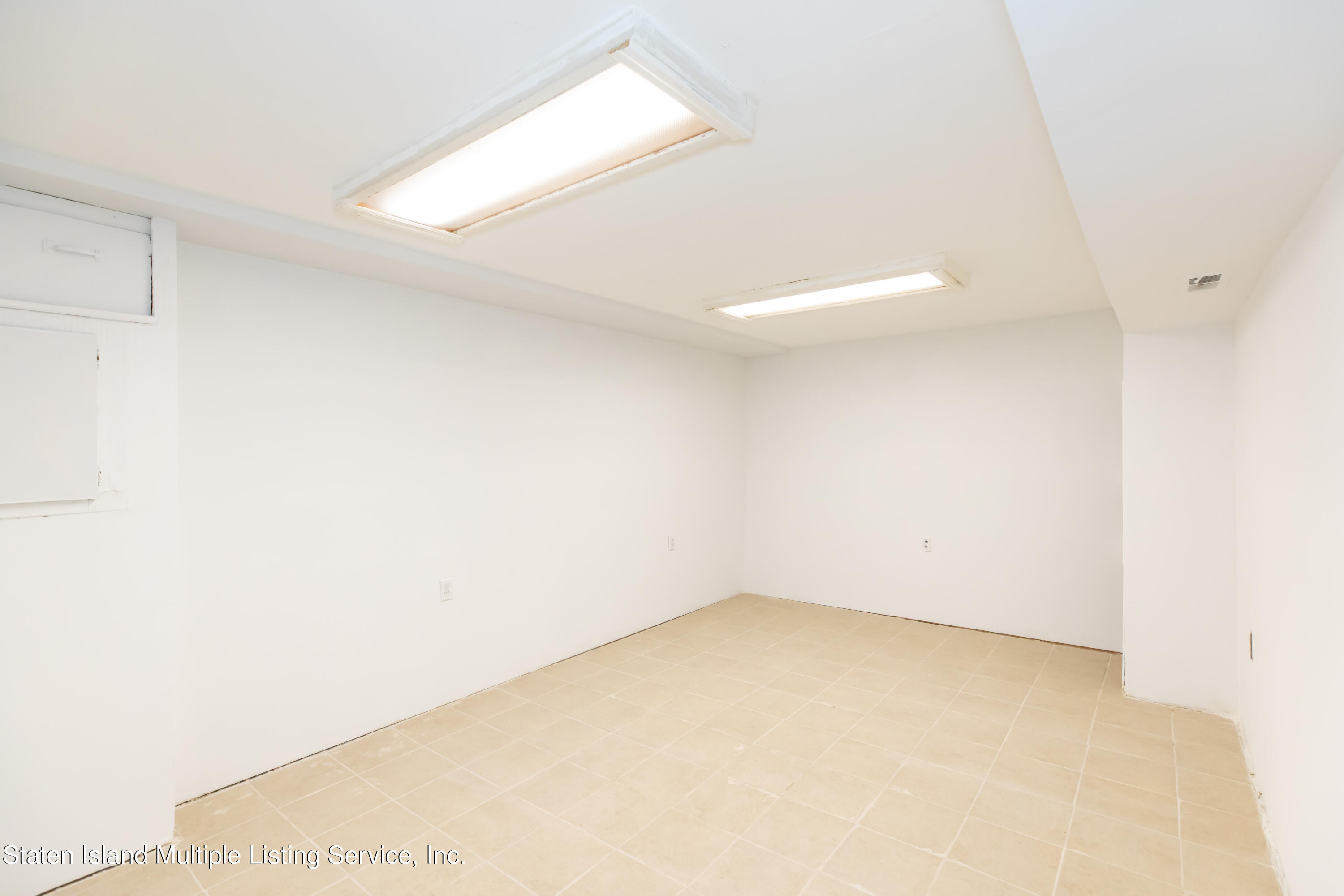 467 Willow Road East, Unit 2 Staten Island, NY 10314 - Photo 20 of 23 p53a3132jpg