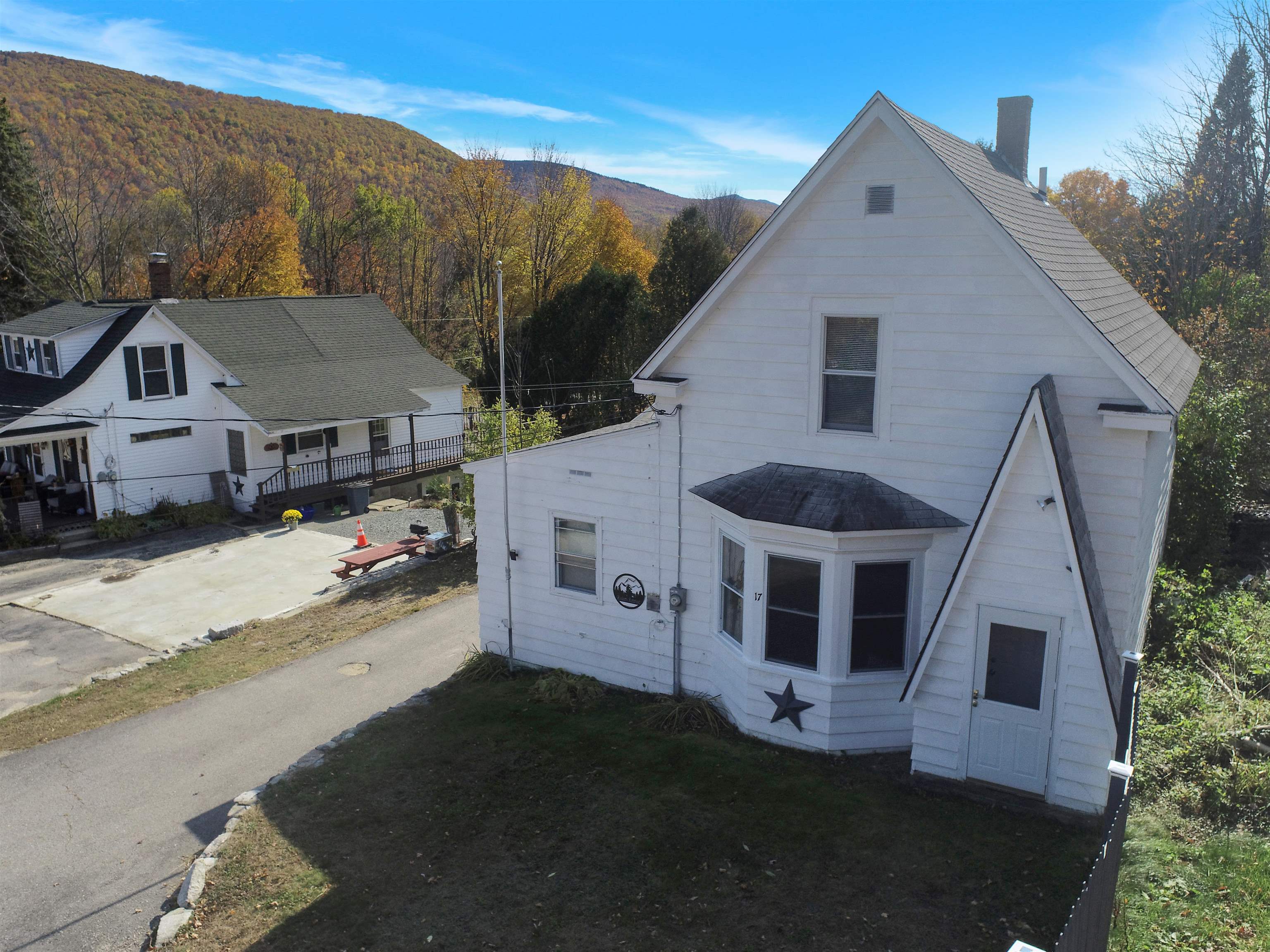 17 2nd Street Gorham, NH 03581 - Photo 3 of 60