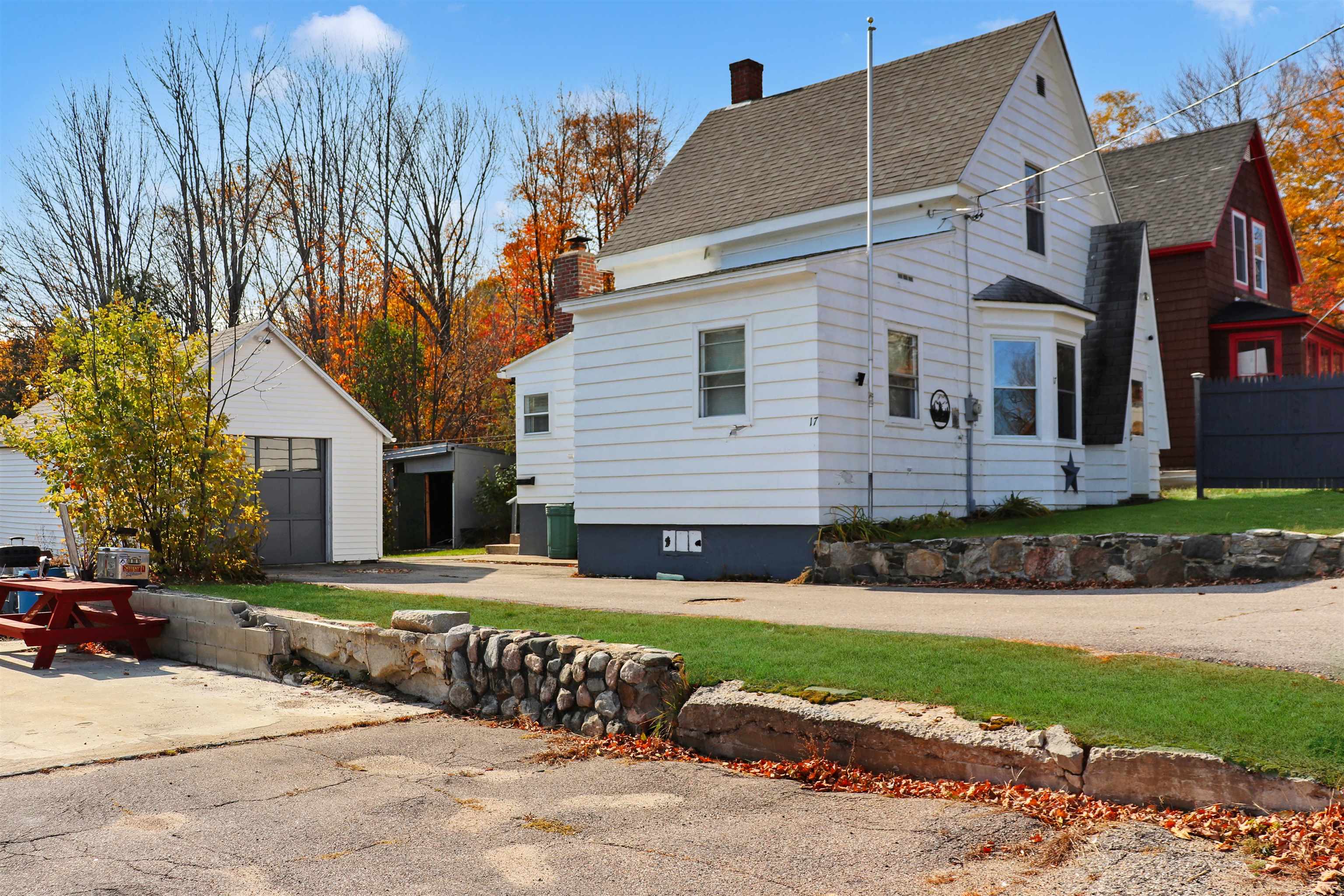 17 2nd Street Gorham, NH 03581 - Photo 4 of 60