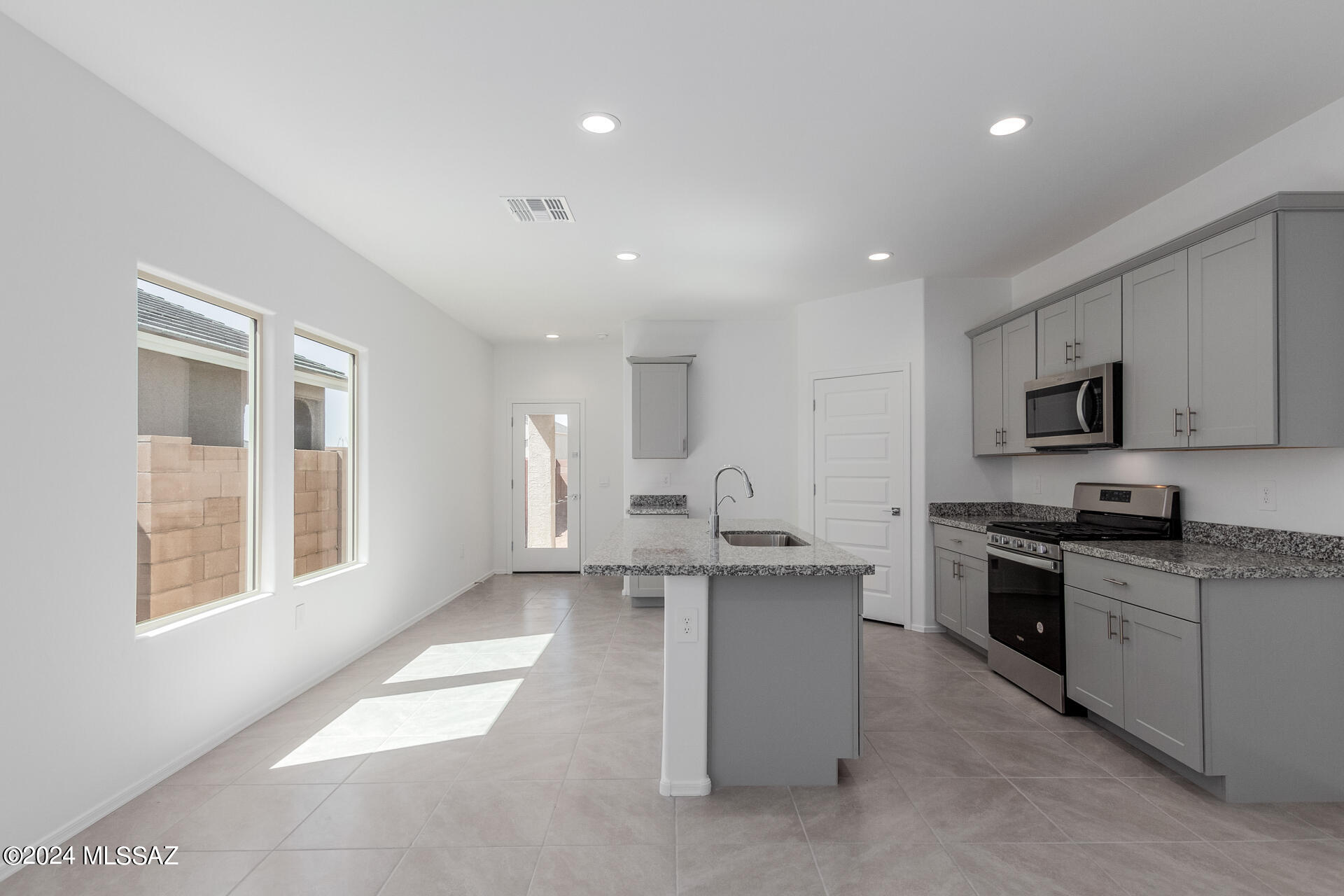 9970 North Cascalote Lane Marana, AZ 85653 - Photo 1 of 47 Diana H30D Model Interior H30D* Photos/Digital Renderings are of a Diana home, from another location and are for illustration purposes only. Interior packages, exterior elevation, color, and structural options may vary. Home is under construction. Furnishings and decorative items not included with home purchase. *