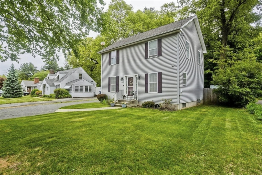 679 Parker Street Springfield, MA 01129 - Photo 3 of 41