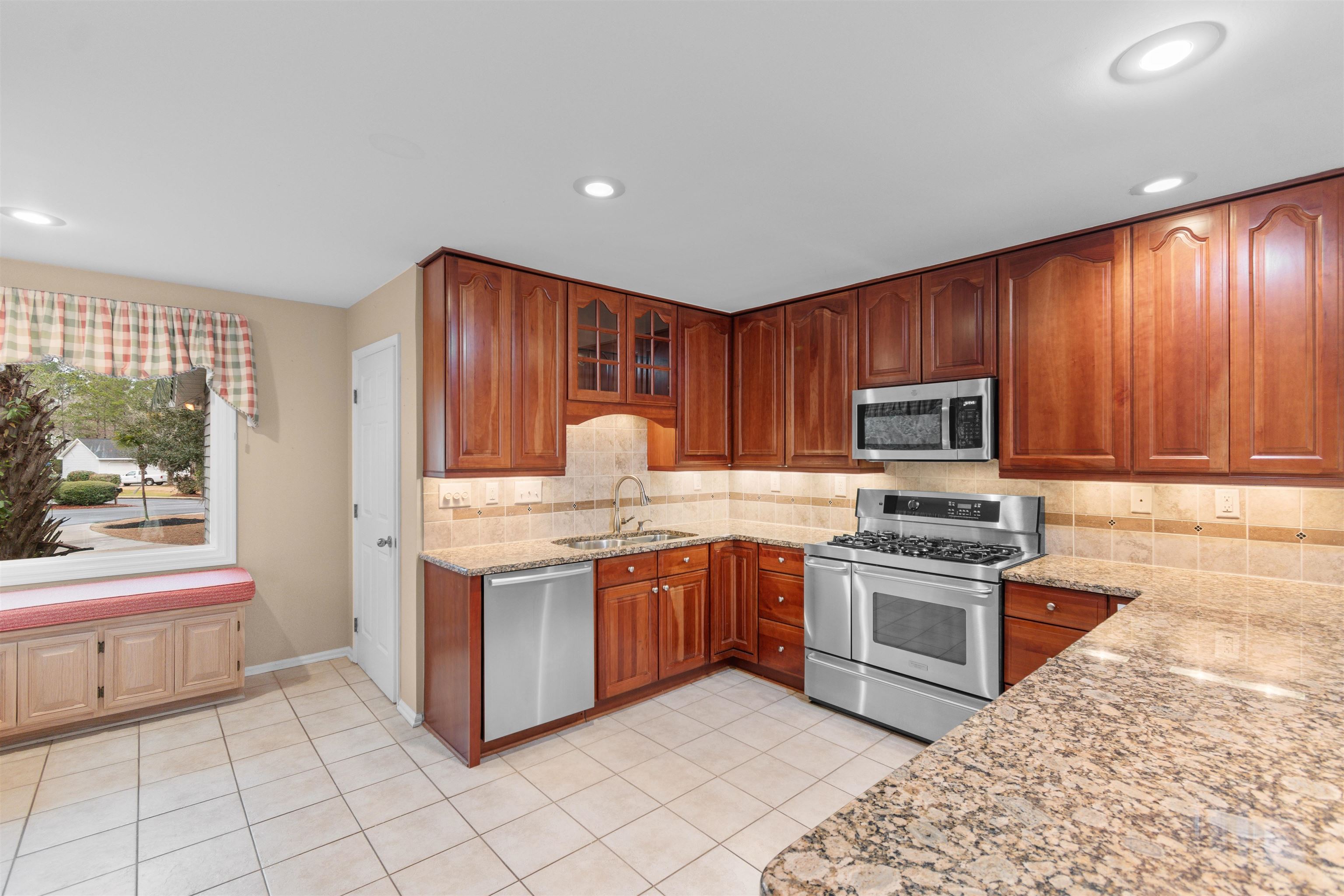 75 Duckpond Place Georgetown, SC 29440 - Photo 9 of 60