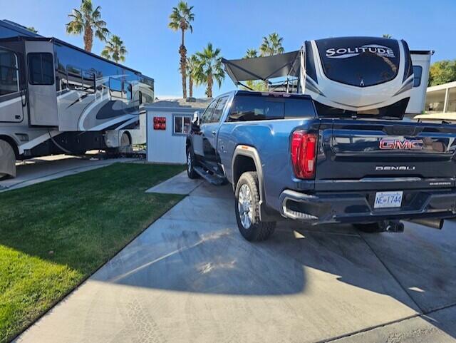 84136 Ave 44, Unit 573 Indio, CA 92203 - Photo 4 of 6 a view of living room and front door
