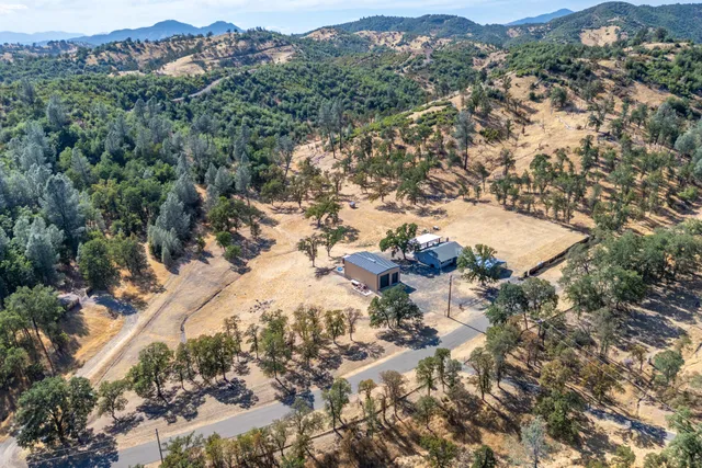 $412,500 | 14392 Holiday Way, Bella Vista, CA 96008