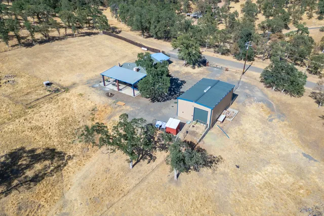 $412,500 | 14392 Holiday Way, Bella Vista, CA 96008