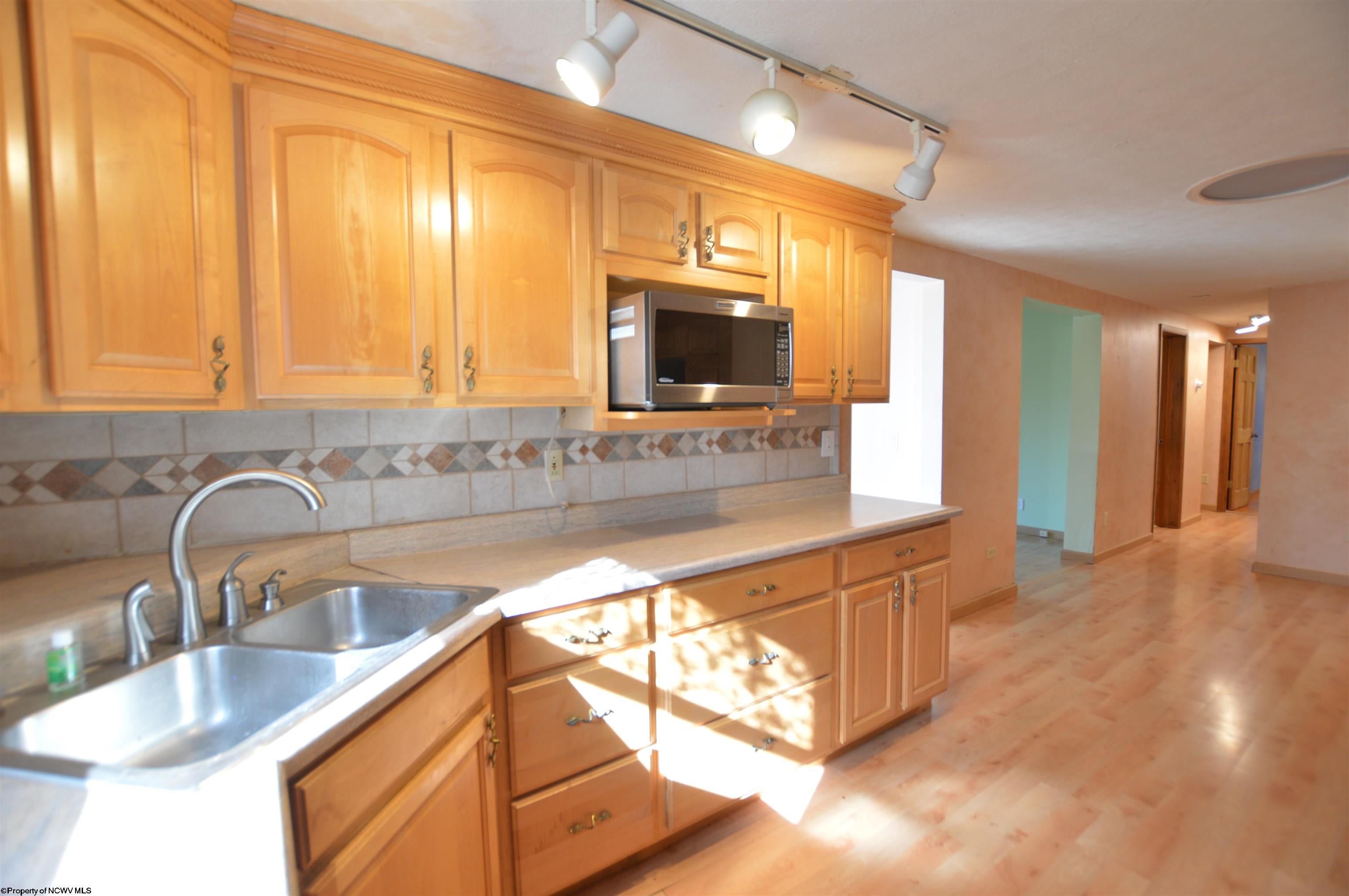 228 Clark Road Morgantown, WV 26508 - Photo 5 of 28 Gallery Image 5