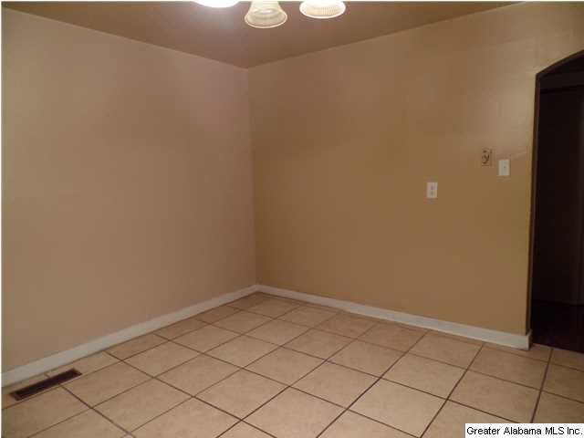 2909 Dowell Avenue Southwest Birmingham, AL 35211 - Photo 5 of 12