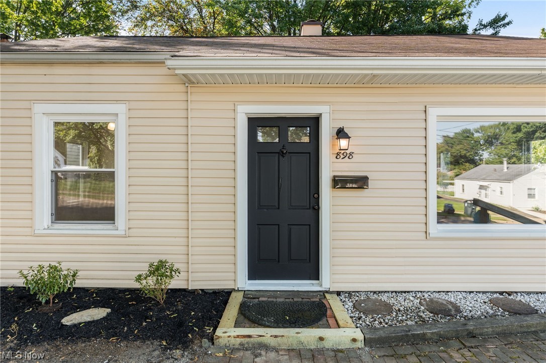 898 Reed Avenue Akron, OH 44306 - Photo 2 of 26 View of entrance to property