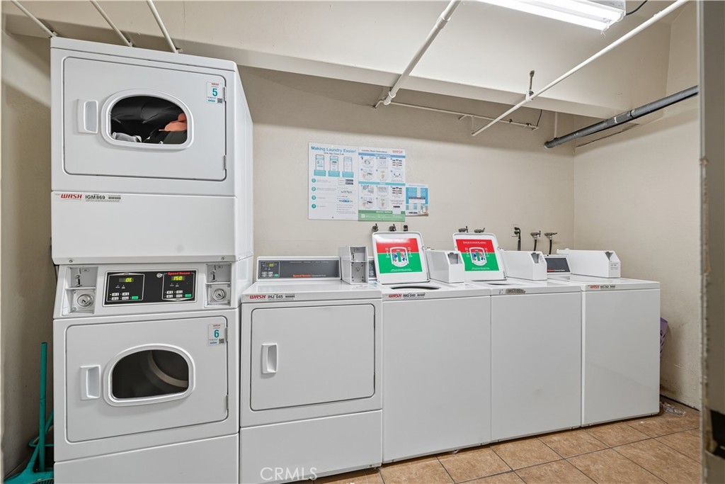 1000 Central Avenue, Unit 8 Riverside, CA 92507 - Photo 34 of 43 a utility room with dryer and washer