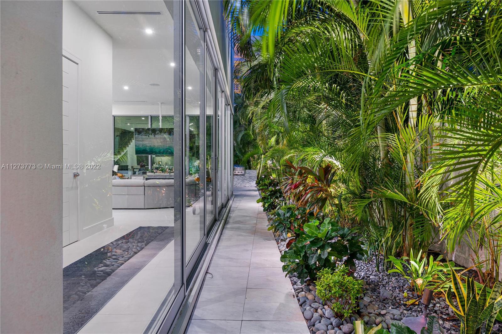 3000 Banyan Road, Unit B Boca Raton, FL 33432 - Photo 28 of 41 a view of a garden