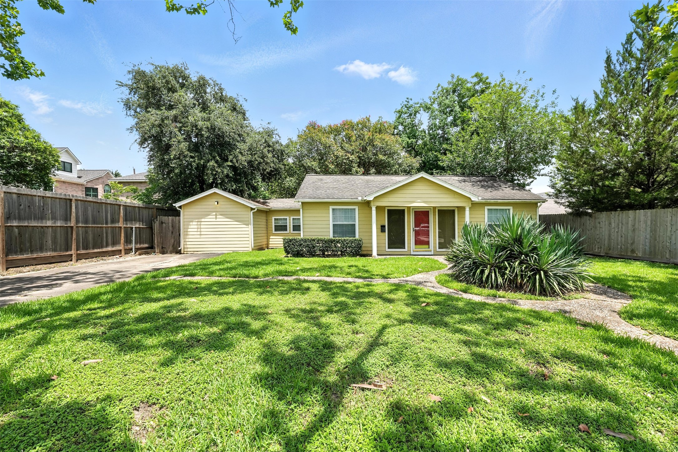 6305 South Rice Avenue Bellaire, TX 77401 - Photo 1 of 23