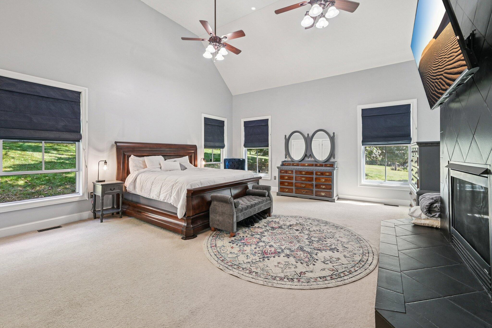 10669 Riverside Drive Powell, OH 43065 - Photo 43 of 103 Priamary Suite