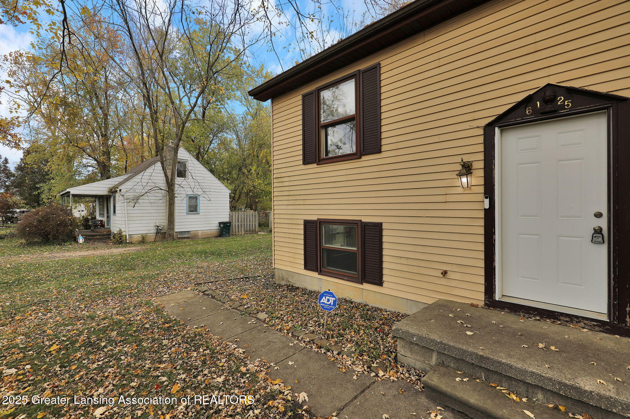 6125 Kenbrook Road Lansing, MI 48911 - Photo 6 of 27 6-web-or-mls-Open Ended Media-6