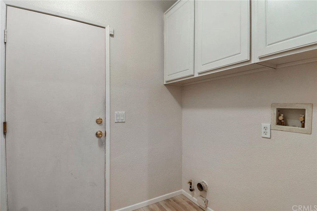 32175 Beaulieu Road Winchester, CA 92596 - Photo 24 of 31 a bathroom with a shower and closet