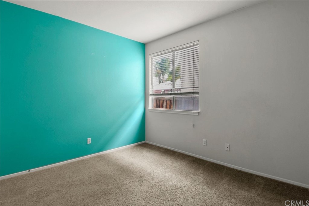 32175 Beaulieu Road Winchester, CA 92596 - Photo 25 of 31 a view of room and window