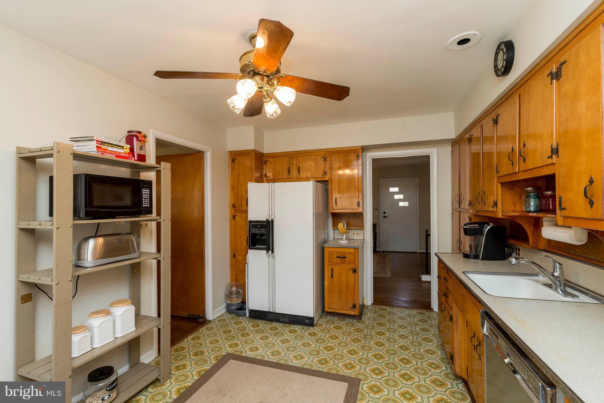 1911 Pot Spring Road Lutherville-Timonium, MD 21093 - Photo 13 of 30 Kitchen is Perfect to Remodel So It Opens to Dinin