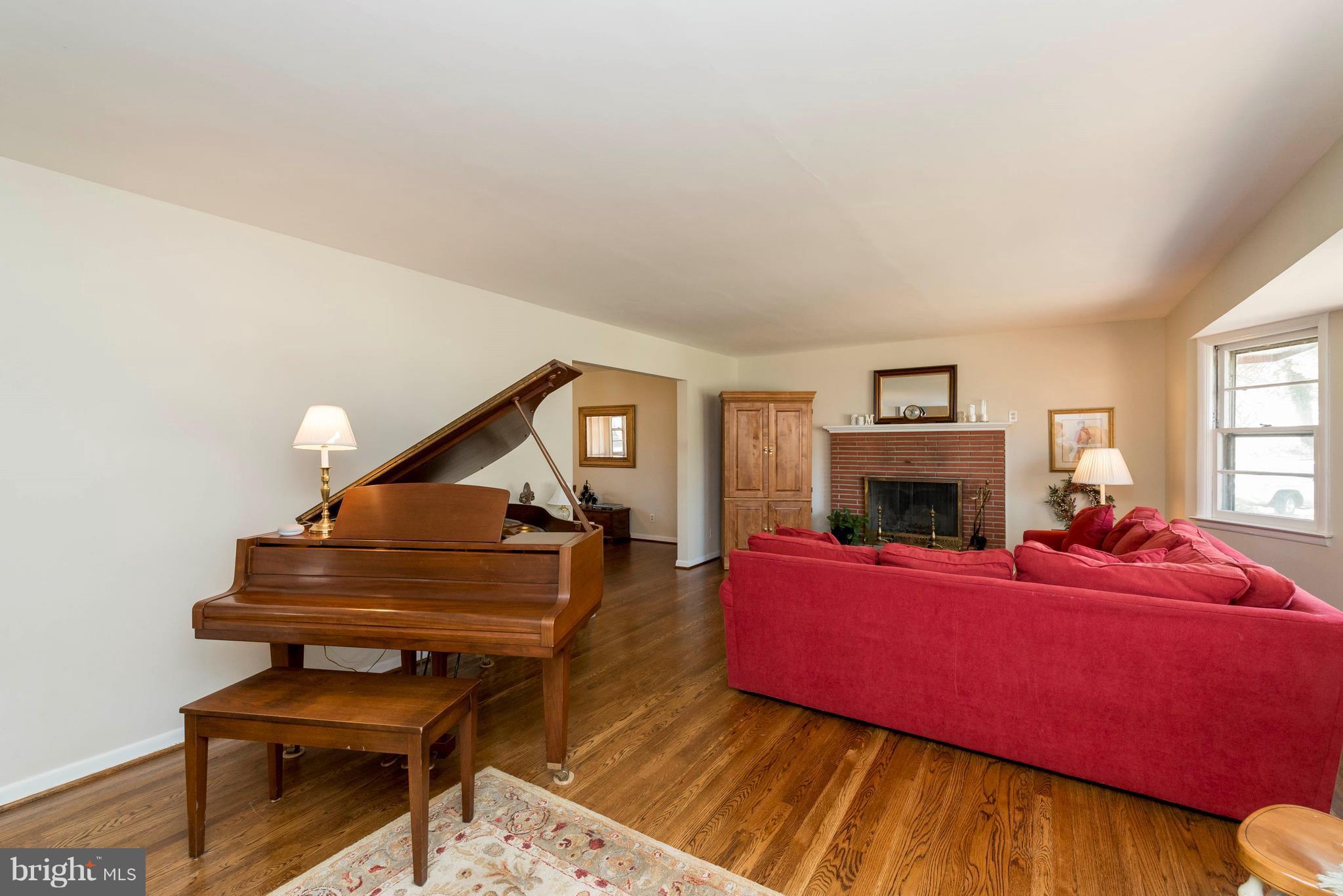 1911 Pot Spring Road Lutherville-Timonium, MD 21093 - Photo 6 of 30 Living Room