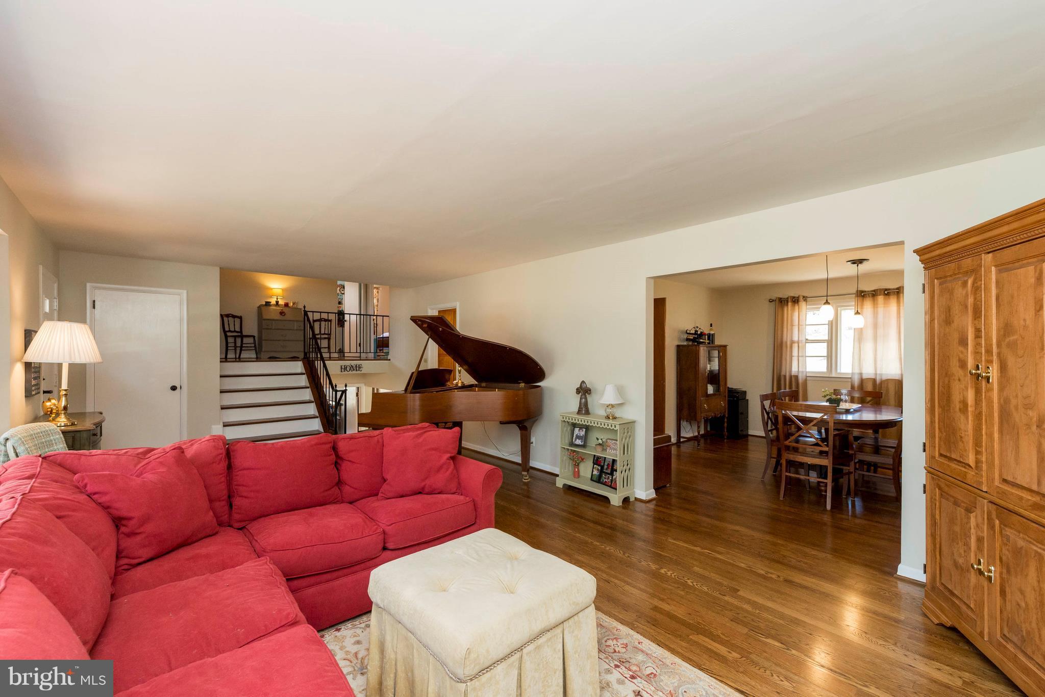 1911 Pot Spring Road Lutherville-Timonium, MD 21093 - Photo 7 of 30 Living Room