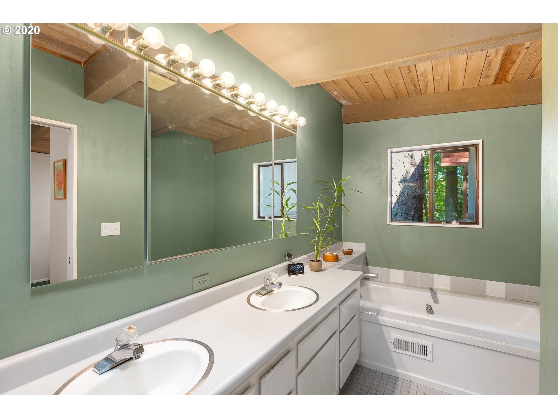 2811 Park Road Lake Oswego, OR 97034 - Photo 16 of 29 Gallery Image 16