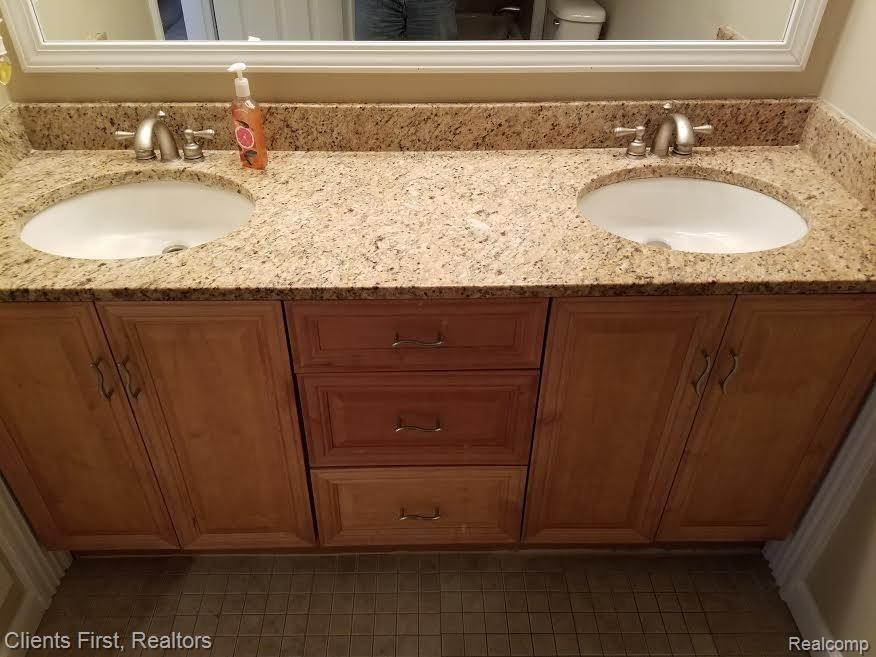 1030 Inkster Road Dearborn Heights, MI 48127 - Photo 23 of 49 48.jpg