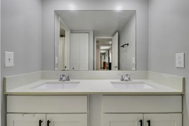 $297,000 | 187 Woodland Road, Palm Springs, FL 33461