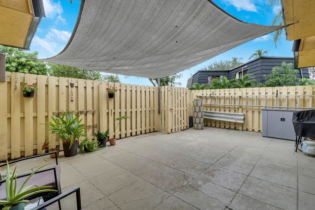 $297,000 | 187 Woodland Road, Palm Springs, FL 33461