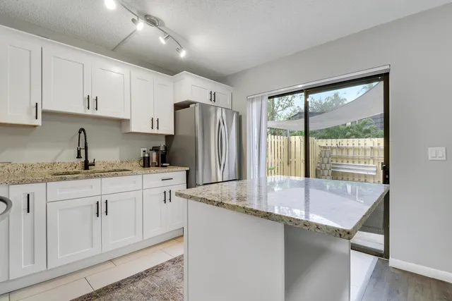 $297,000 | 187 Woodland Road, Palm Springs, FL 33461