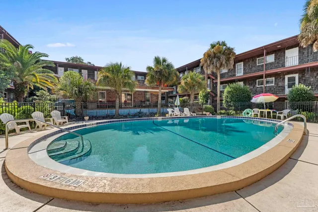 $159,900 | 300 Bayou Boulevard, Unit 114, Pensacola, FL 32503