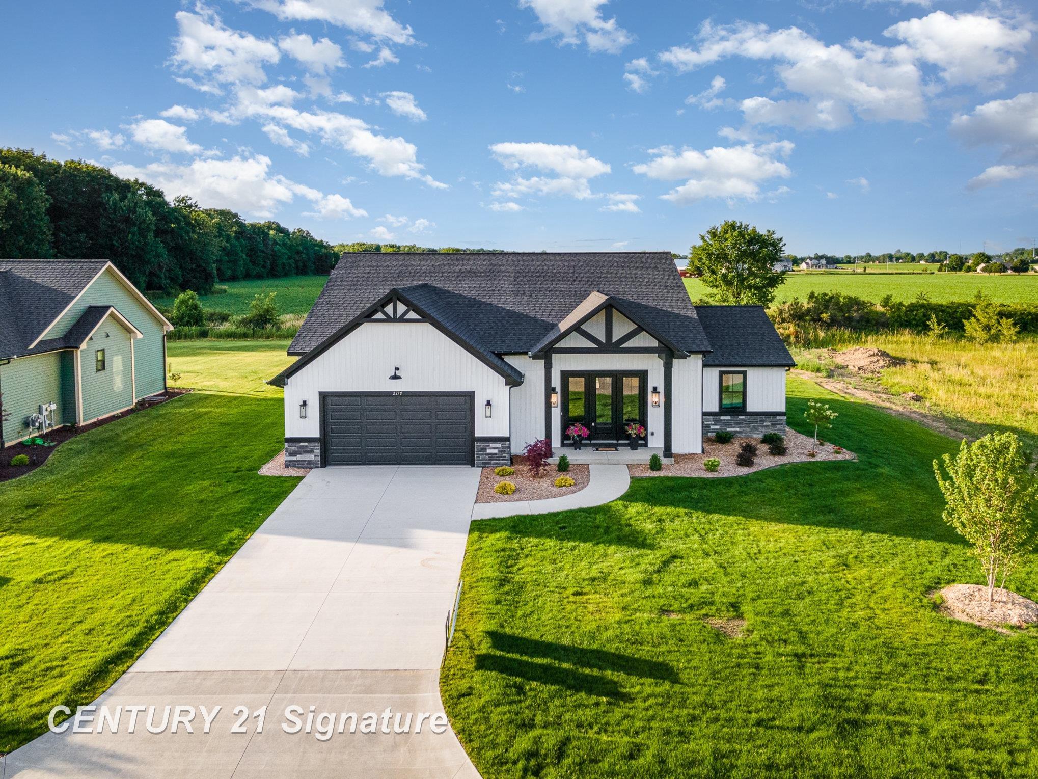 2279 Holly Ridge Lane Standish, MI 48658 - Photo 2 of 41 Gallery Image 2