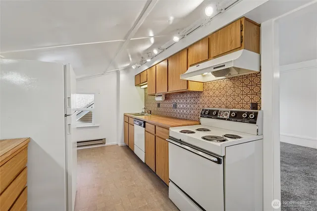 $2,500 | 1220 North 44th Street, Seattle, WA 98103