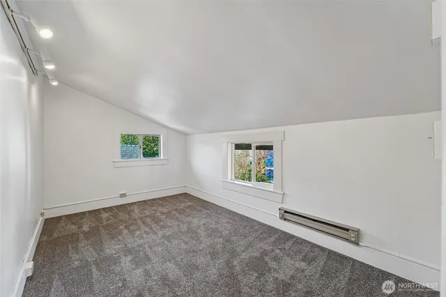 $2,500 | 1220 North 44th Street, Seattle, WA 98103