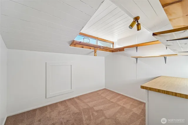 $2,500 | 1220 North 44th Street, Seattle, WA 98103